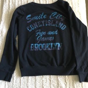 Women’s Derek Heart sweat shirt